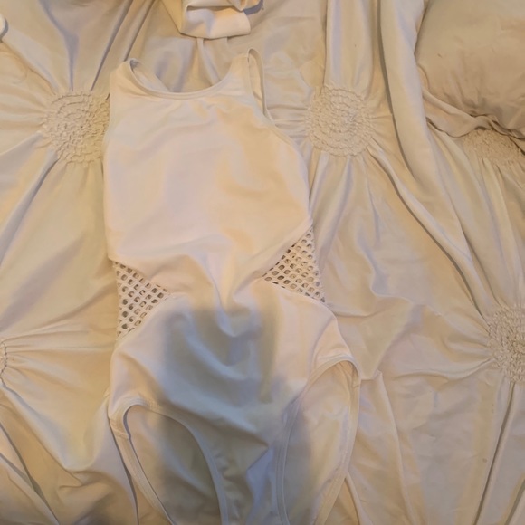 sporty tops! - Picture 6 of 7